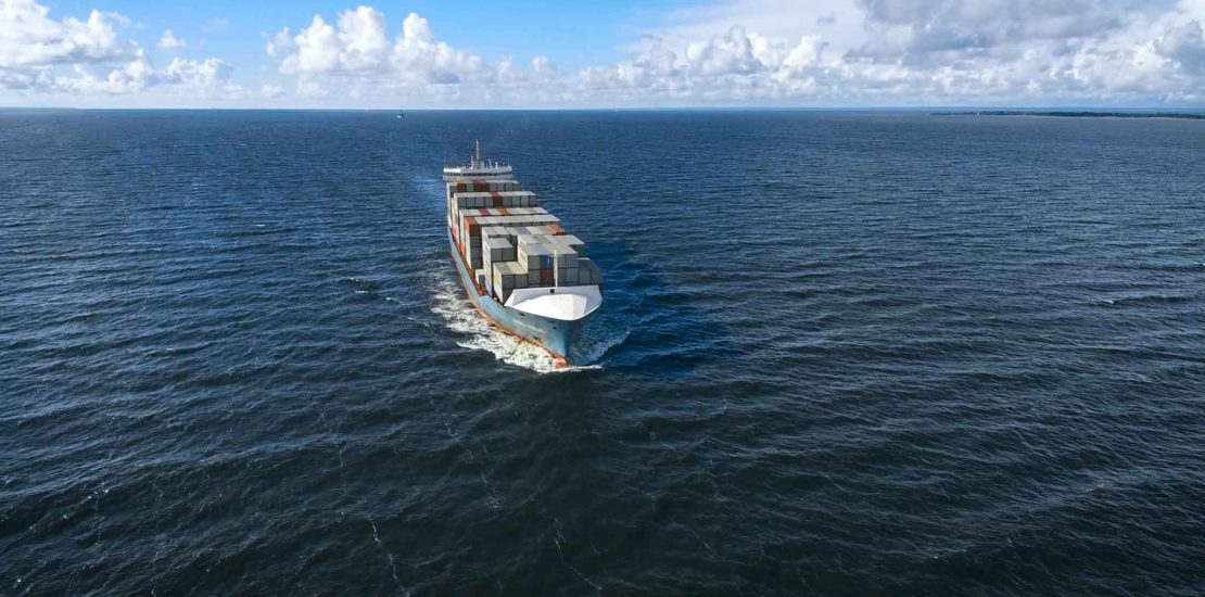 Containerfrachter aus hoher See